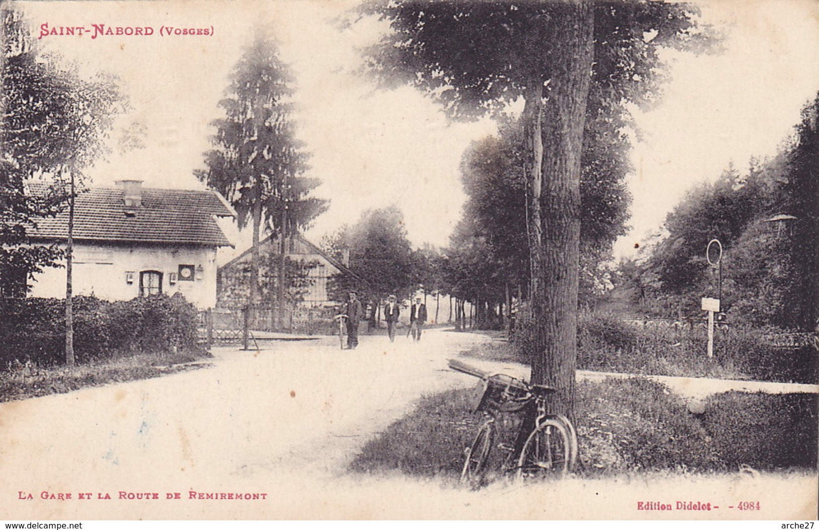 CPA - 88 - SAINT NABORD - La Gare Et La Route De Remiremont - Saint Nabord