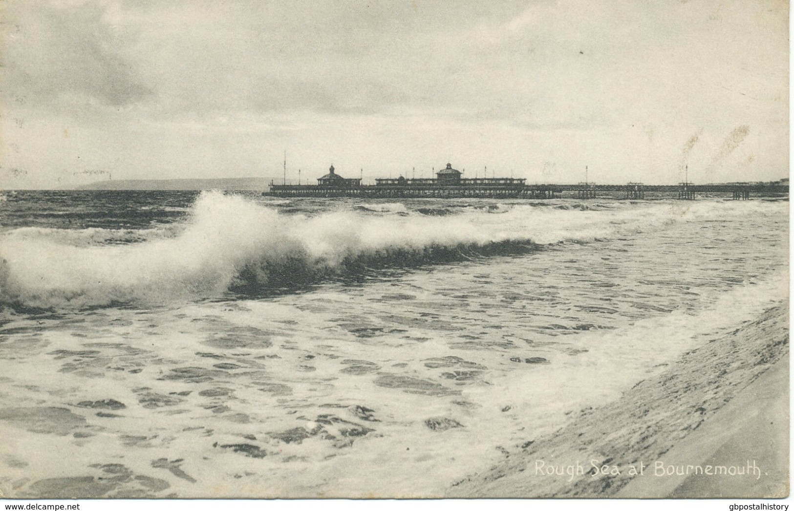 UK BOURNEMOUTH, Very Fine B/w Pc Rough Sea At Bournemouth, Posted To London - Bournemouth (bis 1972)