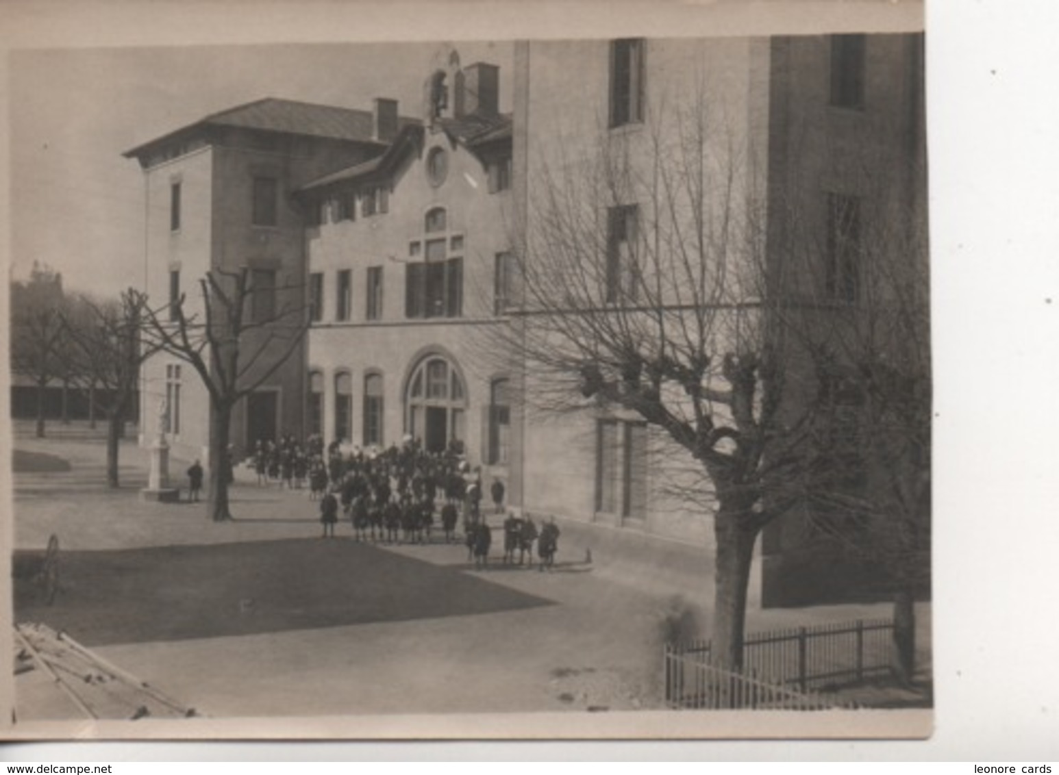 Photographie.Coupée.Lyon.Villeurbanne.Orphelinat Les Buers.animé Enfants.11,3 X 8,3 Cm - Altri & Non Classificati