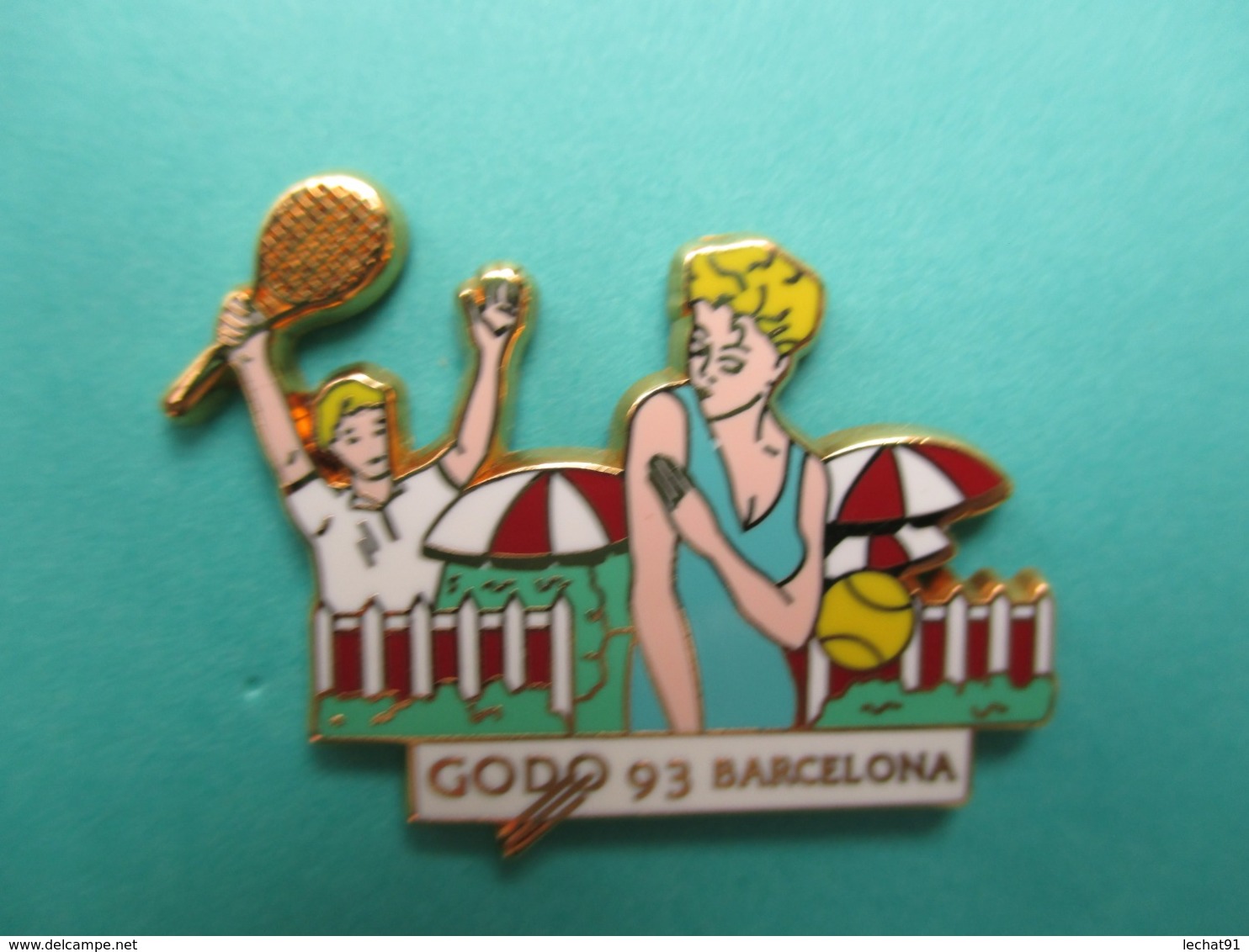 Pins Arthus Bertrand , Tennis, GODO 93 BARCELONA , Pin'up Robe Verte - Arthus Bertrand