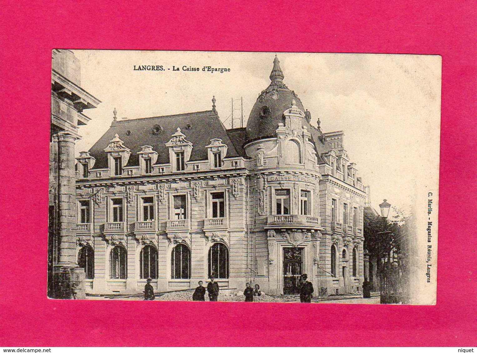 52 Hte Marne, Langres, La Caisse D'Epargne, Animée, (C. Marlin) - Langres