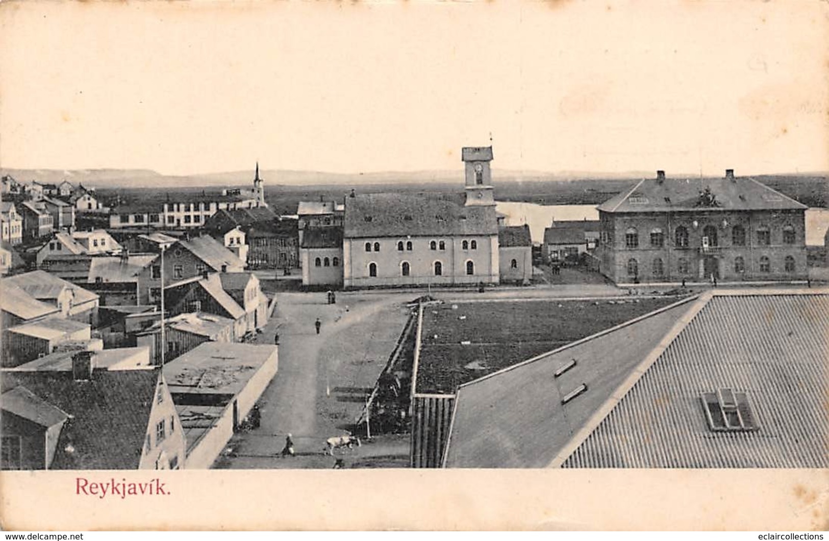 Islande :       Vue De Reykjavik       (voir Scan) - Island