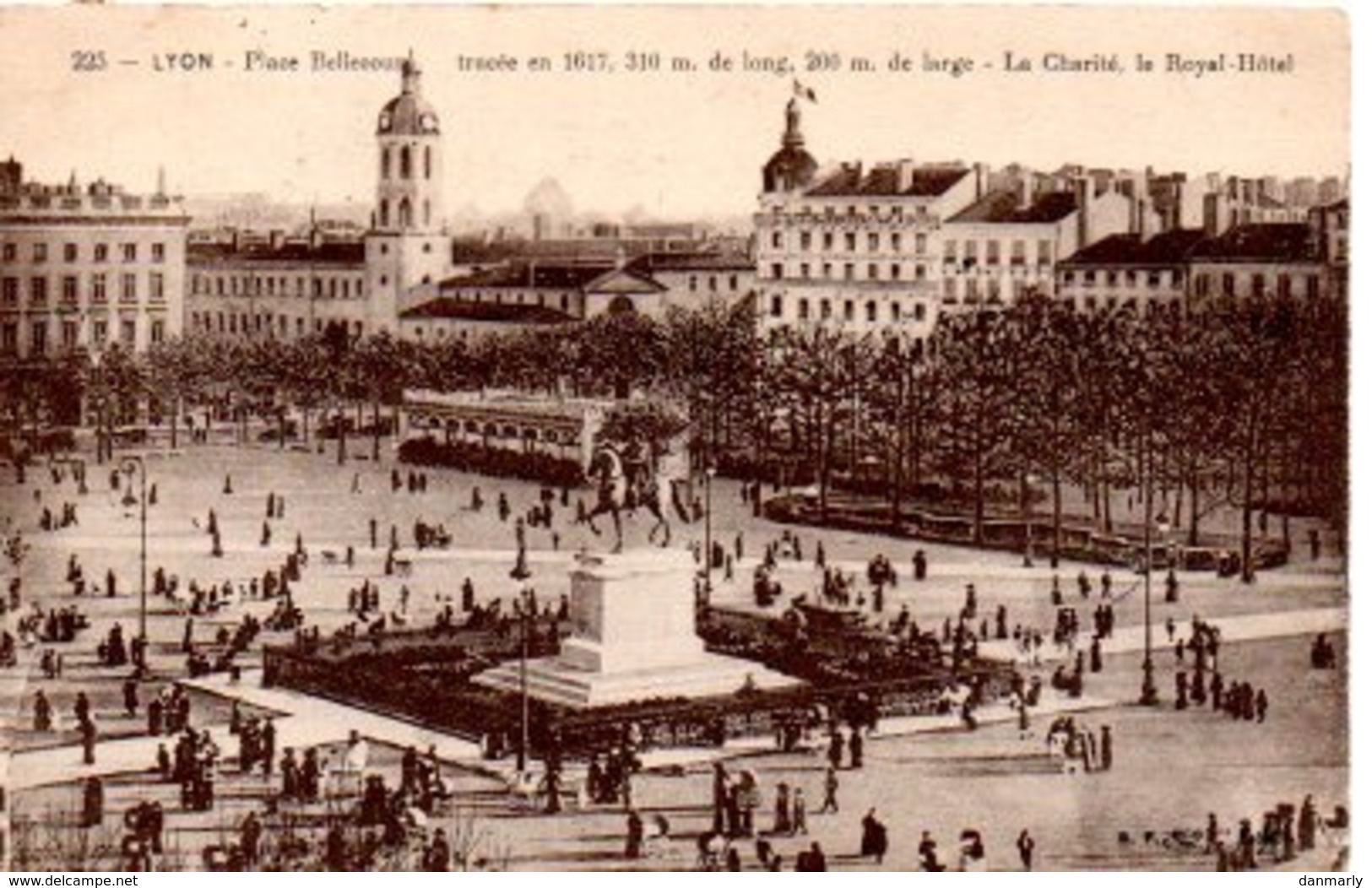 LYON (69) : Place Bellecour - Autres & Non Classés