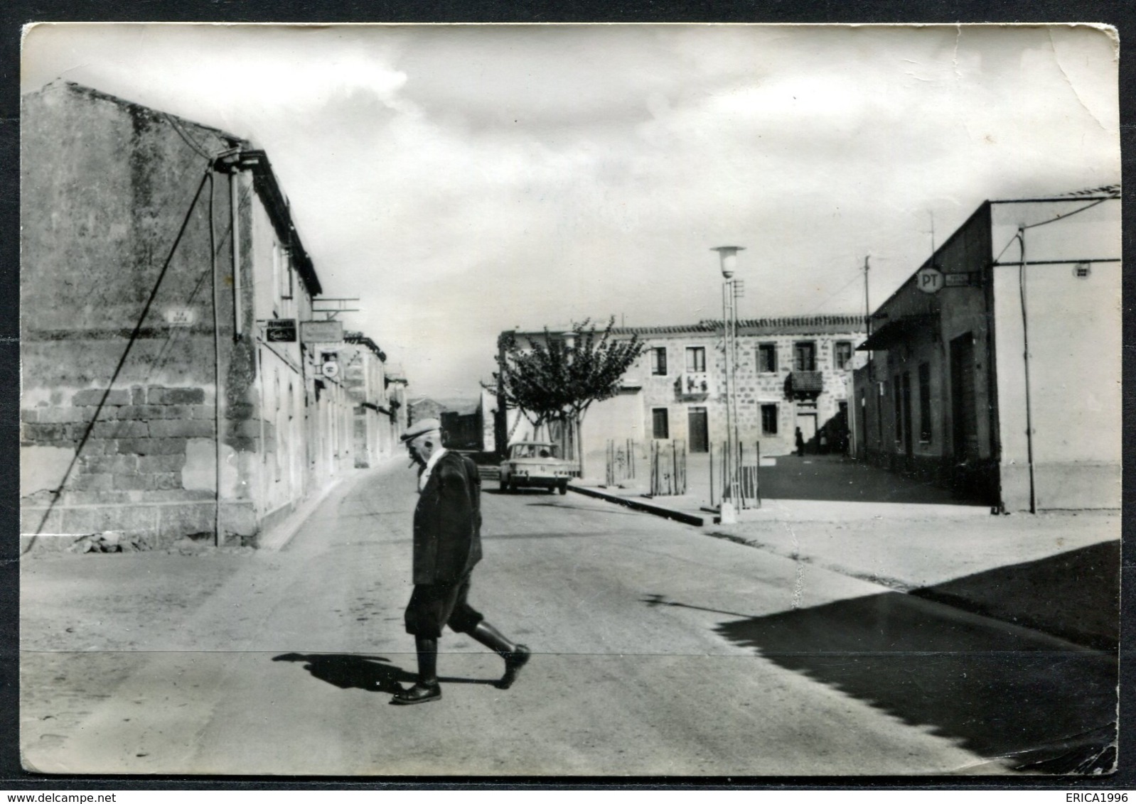 Z1795 FORDONGIANUS (Oristano OR) Piazza Centrale E Via Ipsitani, Viaggiata 1971 Per Prato, Ondulazioni, Buone Condizioni - Oristano