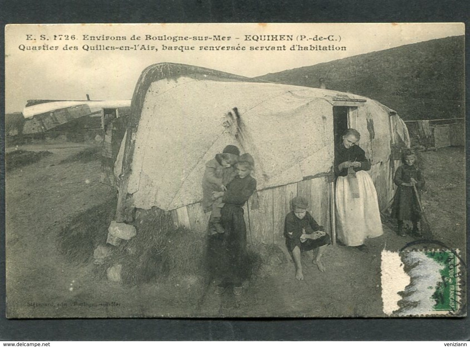 CPA - EQUIHEN - Quartier Des Quilles En L'Air - Barque Renversée Servant D'habitation, Animé - Autres & Non Classés