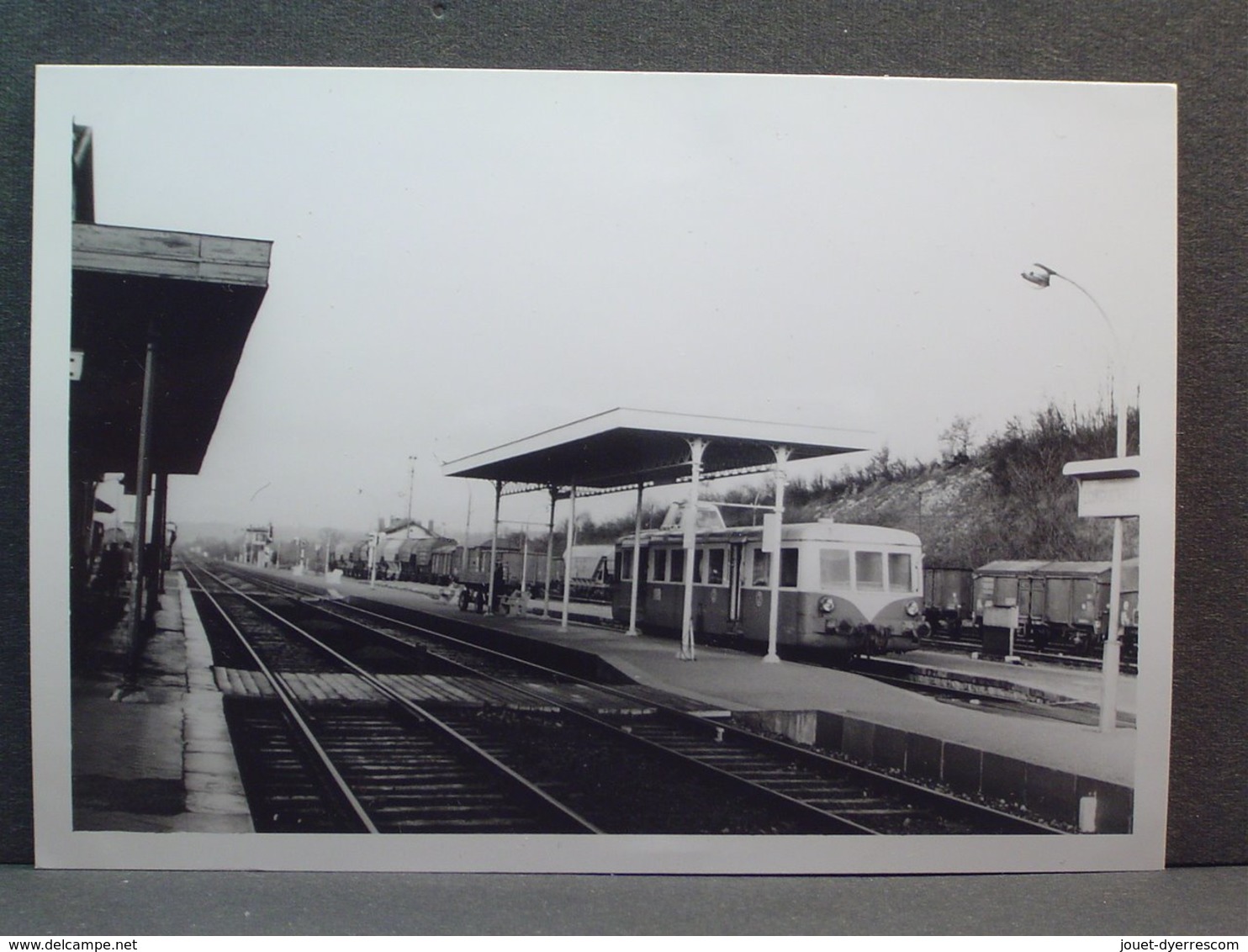 Longueville Autorail FNC à Quai Le 13 Décembre 1970 - Trains