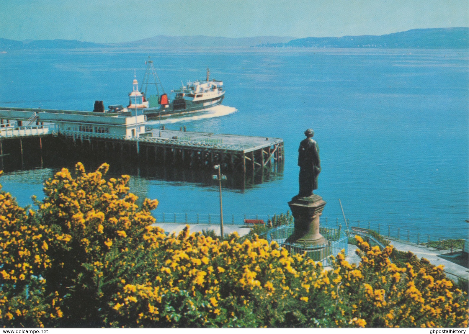 UK DUNOON Ca. 1980, Superb Mint Postcard Statue Of Highland Mary – Overlooking DUNOON Pier And The Firth Of Clyde (Braem - Argyllshire