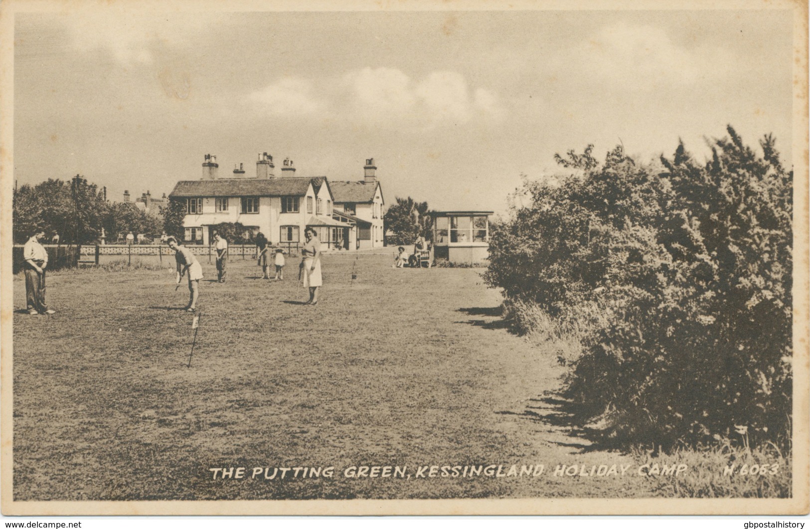 UK KESSINGLAND Ca. 1930, Superb Mint Valentine‘s Postcard The Putting Green, KESSINGLAND Holiday Camp - Autres & Non Classés