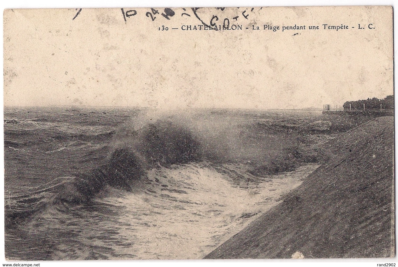 Chatelaillon - La Plage Pendant Une Tempete /P400/ - Châtelaillon-Plage