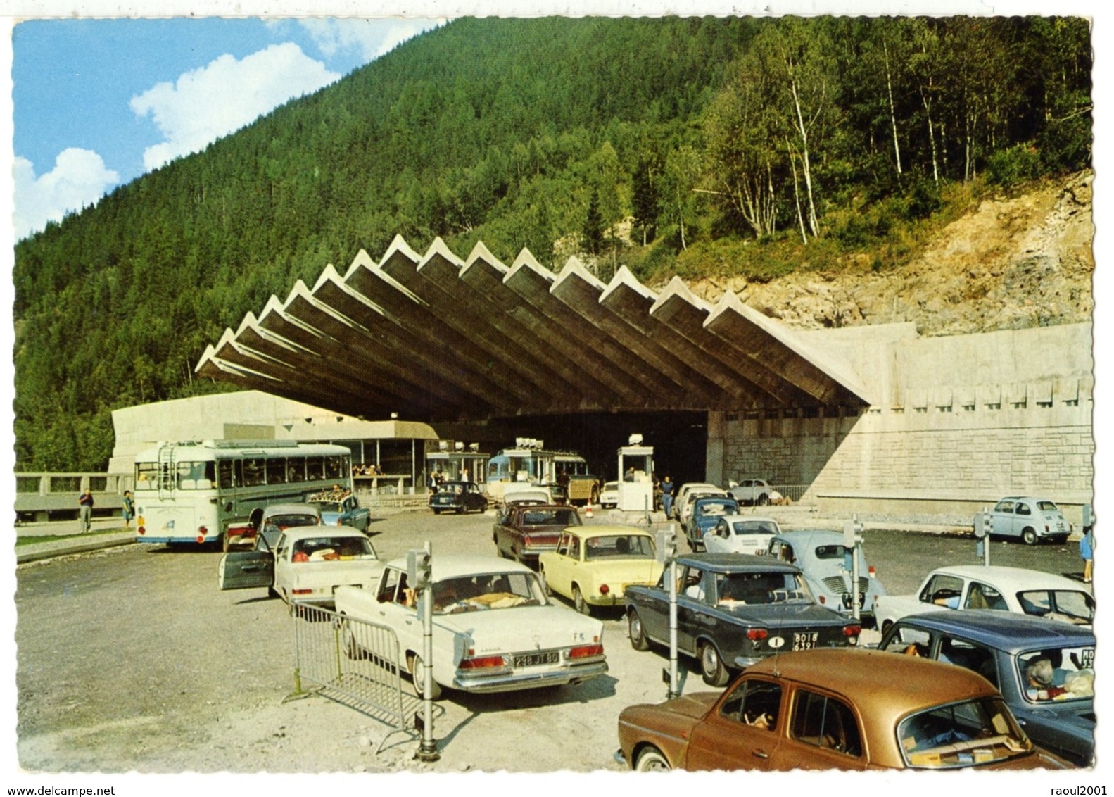 Autos Voitures Automobiles Cars - Tunnel MONT BLANC Renault Dauphine Mercedes Fiat 1500 850 500 Simca 1500 4CV Opel Bus - Toerisme