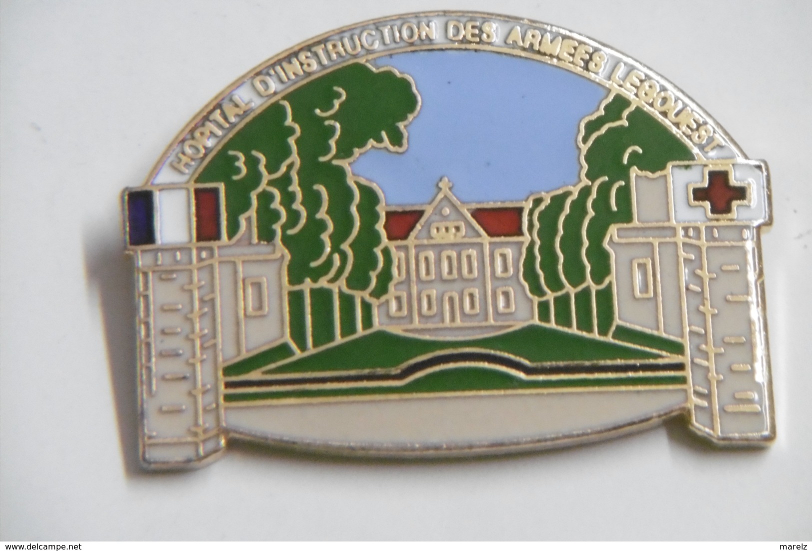 Pin's - Hôpital Militaire HIA LEGOUEST à METZ - Army