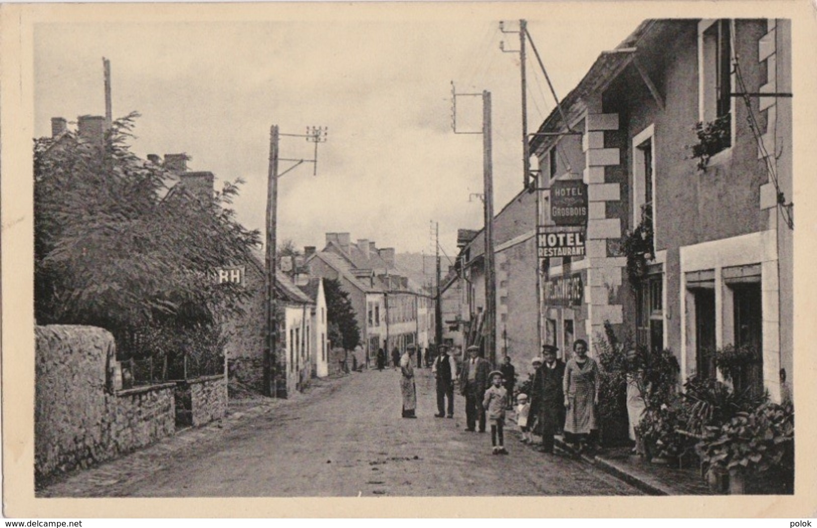 Bv - Cpa MENAT (Puy De Dôme) - Rue Principale - Andere & Zonder Classificatie