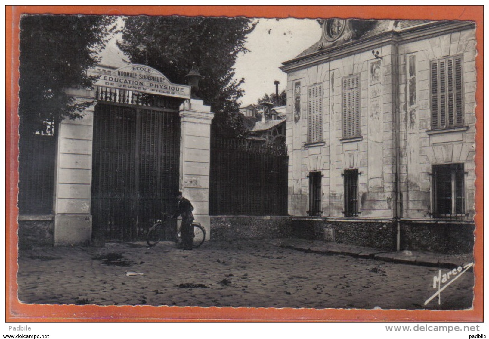 Carte Postale 92. Chatenay-Malabry Facteur Ecole Normale Supérieure D'Education Physique De Jeunes Filles  Beau Plan - Chatenay Malabry