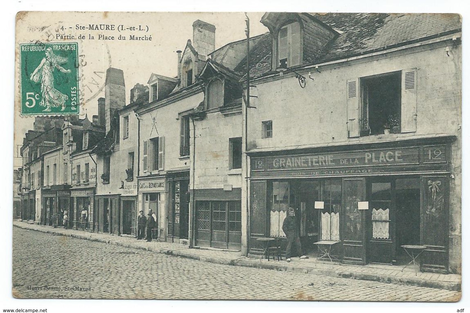 JOLIE CPA ANIMEE STE SAINTE MAURE, PARTIE DE LA PLACE DU MARCHE, ANIMATION DEVANT LA GRAINETERIE DE LA PLACE, CAFE, 37 - Altri & Non Classificati