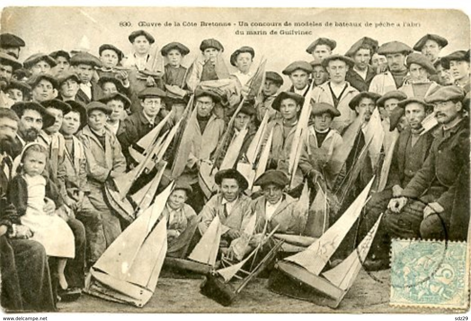 Oeuvre Dela Côte Bretonne - Un Concours De Modèles De Bateaux De Pêche à L'abri Du Marin De Guilvvinec - Guilvinec