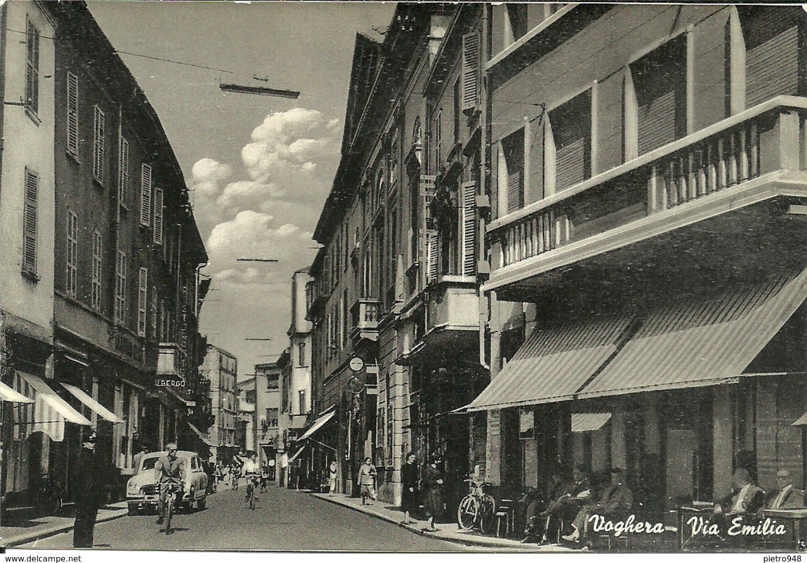 Voghera (Pavia) Via Emilia, Emilia Street, Rue Emilia, Auto D'Epoca E Biciclette - Pavia