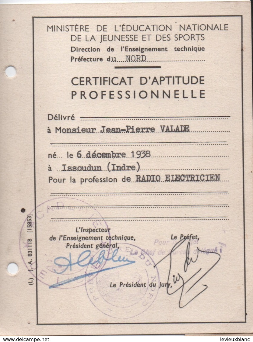 Ministére De L'Ed. Nationale Jeunesse Et Sports/Certificat D'aptitude Professionnel/Radio-électricien/NORD/1960   CAH291 - Diploma & School Reports