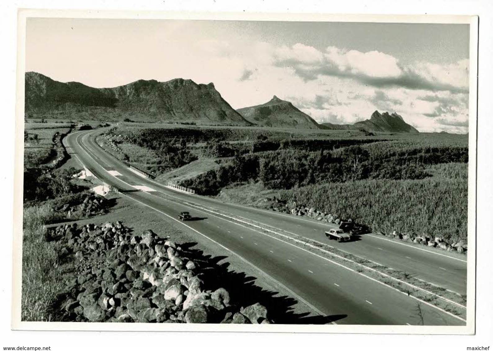 Port Louis - Plaines Wilhems - Trunk Road, With Moka Mountain Range In The Background - Pas Circulé - Mauritius