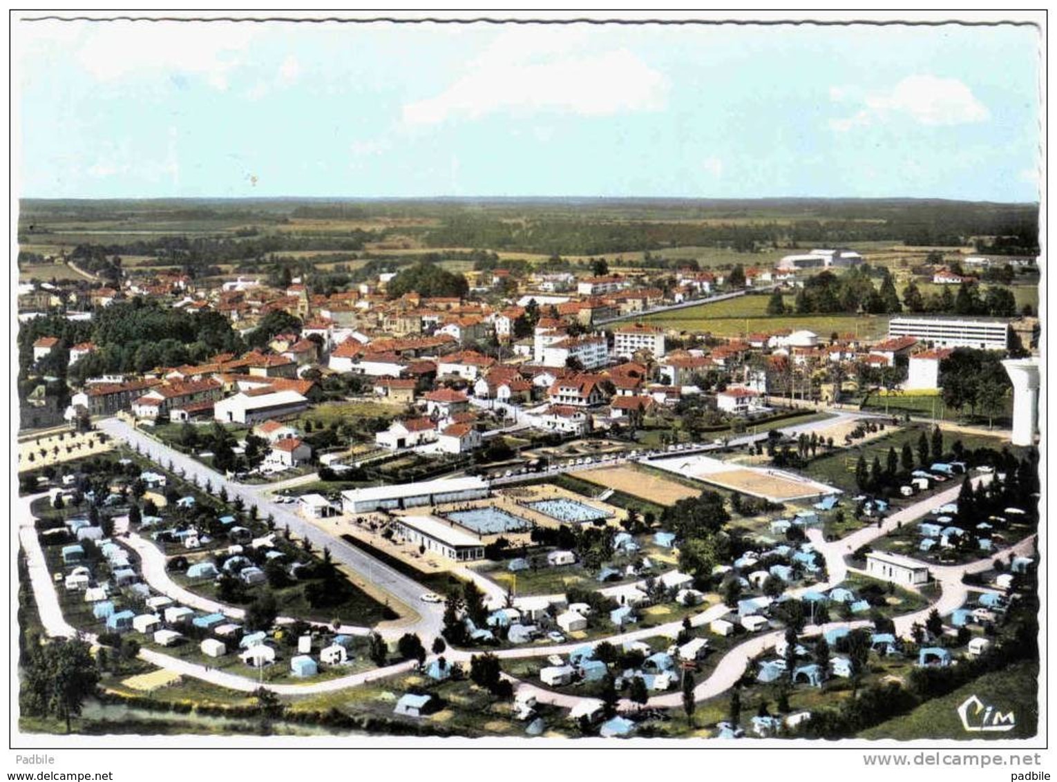 Carte Postale 01. Villars-les-Dombes  Et Le Camping Vue Aérienne Trés Beau Plan - Villars-les-Dombes