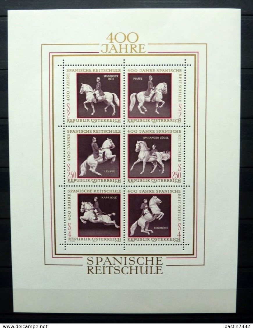 Austria/Österreich/Oostenrijk collection 1919-1991 in 2 stockbooks