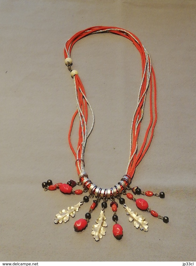 Ancien Collier De Fantaisie Avec Feuilles De Chêne Et Perles (poids : 29 Gr. - Longueur 38 Cm) - Kettingen