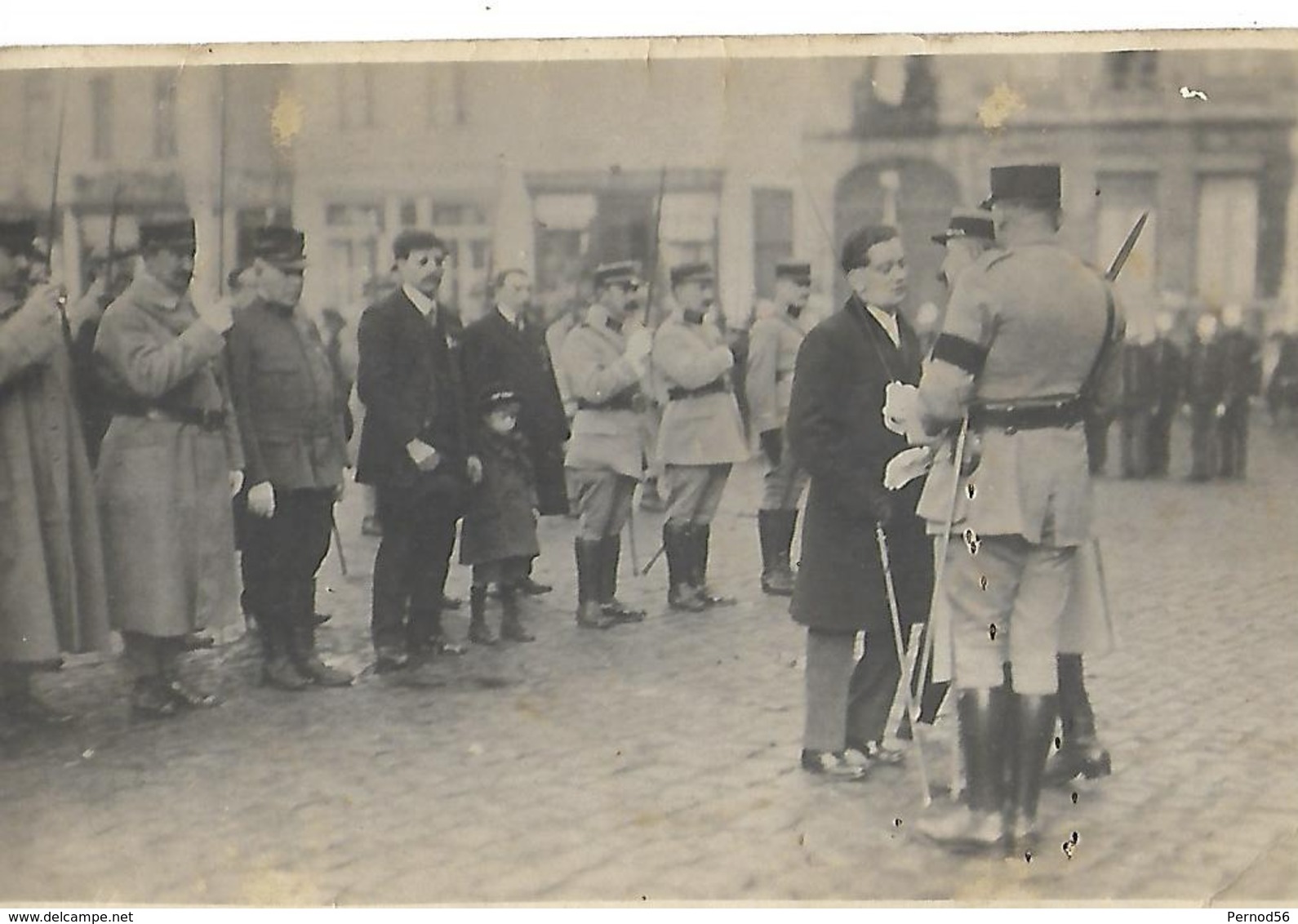 CPA Remise De Médaille CP Photo Non Située Du Nord ? - Demonstrationen