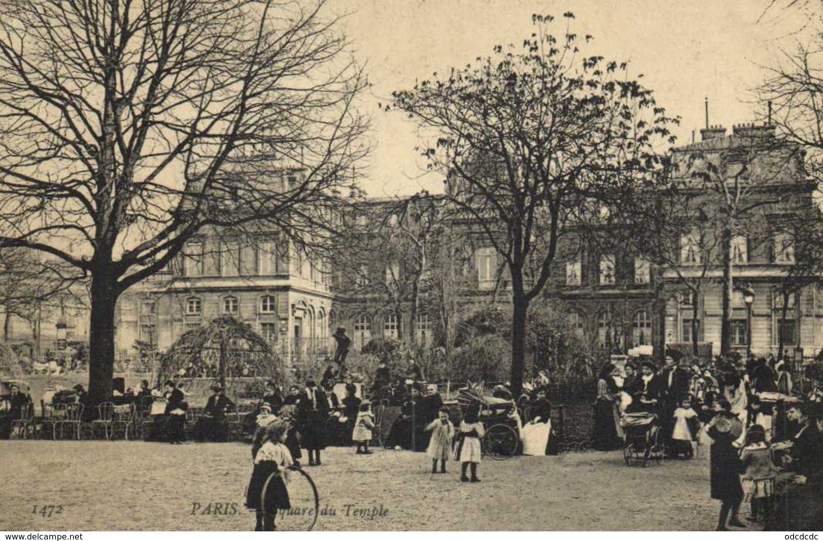 PARIS  Square Du Temple Les Enfants Et Les Nounous RV - Plazas