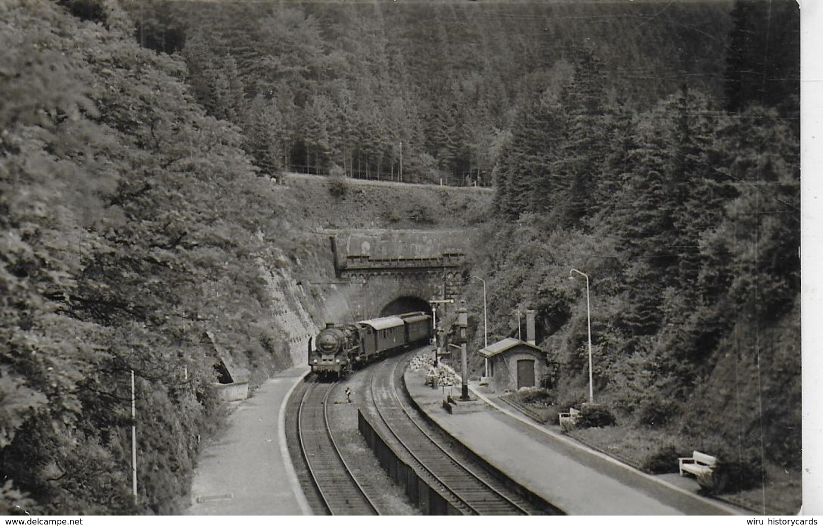 AK 0323  Dampfeisenbahn Bei Oberhof ( Tunnel , Haltestelle ) - Ostalgie , DDR Um 1957 - Eisenbahnen