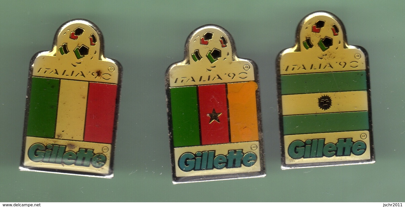 FOOT *** COUPE DU MONDE 90 ITALIE *** Lot De 3 Pin's Differents *** 1057 - Football