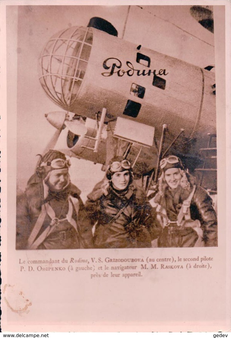 Aviation, Pilotes De L'Armée Russe, Grizodoubova, Ossipenko, Raskkova Devant Leur Appareil RODUNA (4798) 10x15 - 1939-1945: 2. Weltkrieg