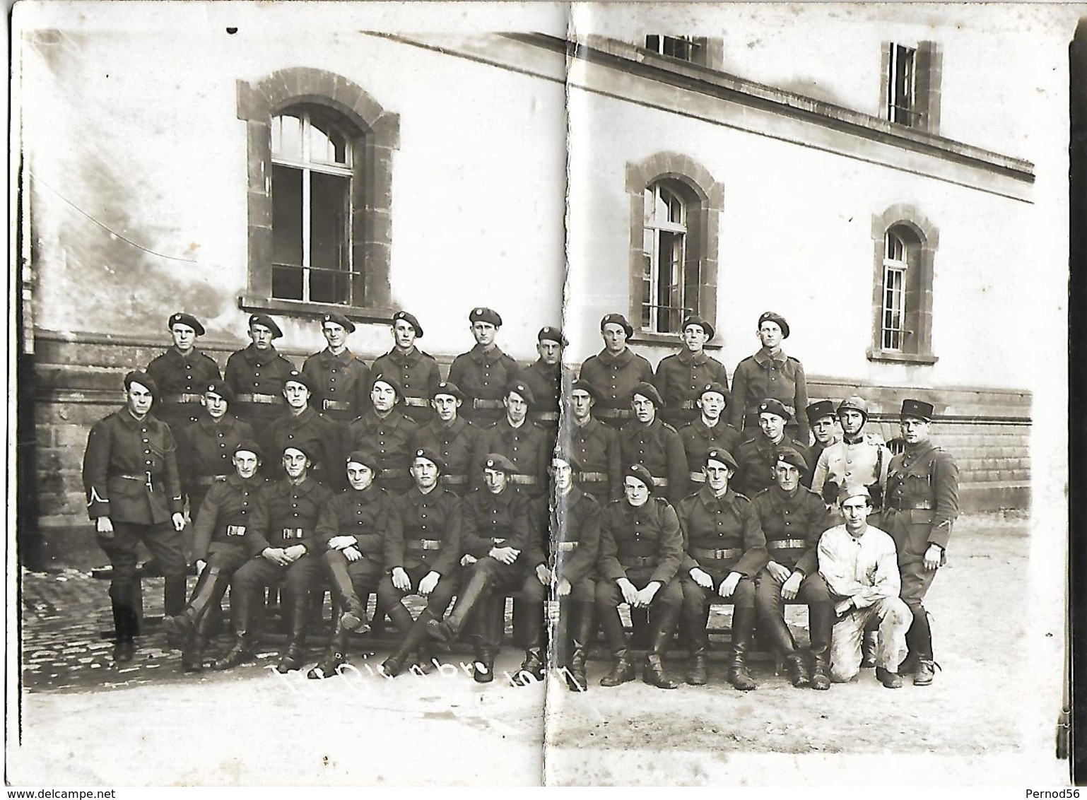 Photographie 18 X 13   MILITAIRE   CASERNE 1937,? - Krieg, Militär