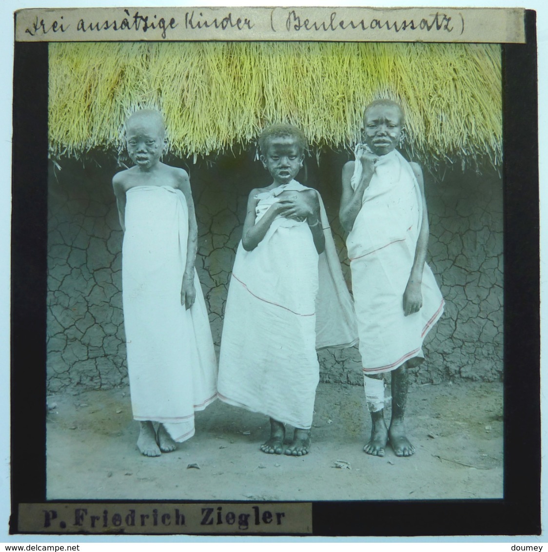 MISSIONNAIRE EN AFRIQUE ÉQUATORIALE - Plaques De Verre