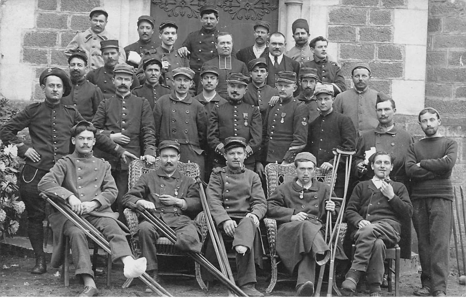 71 - Paray-le-Monial - Carte Photo - Belle Pose Des Rescapés De La Grande Guerre - Paray Le Monial