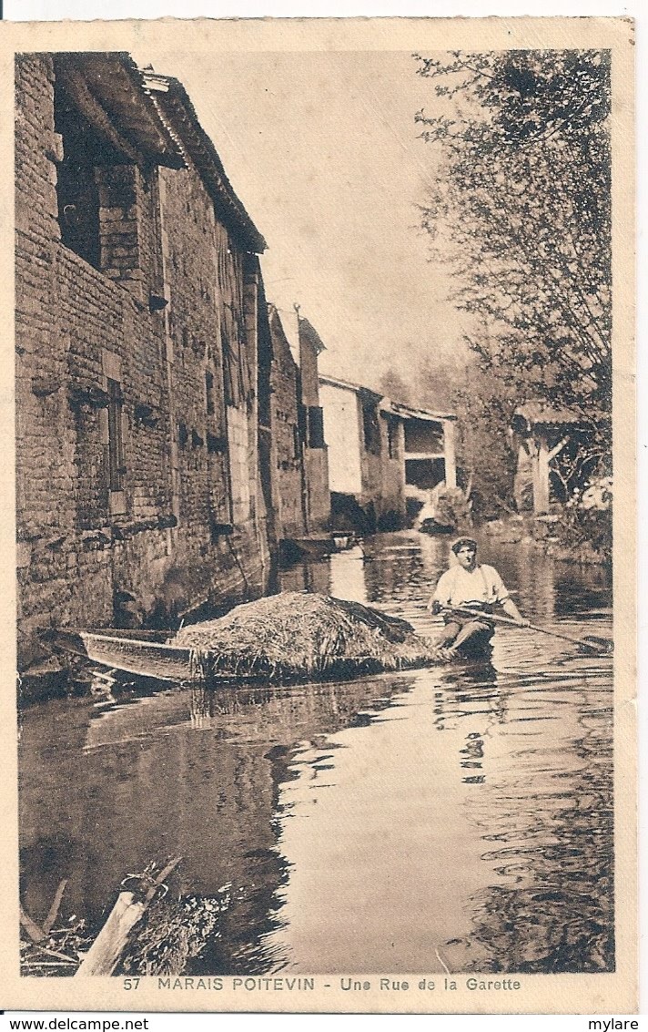 Cpa 79 La Garette  Une Rue Avec Barque - Frontenay-Rohan-Rohan