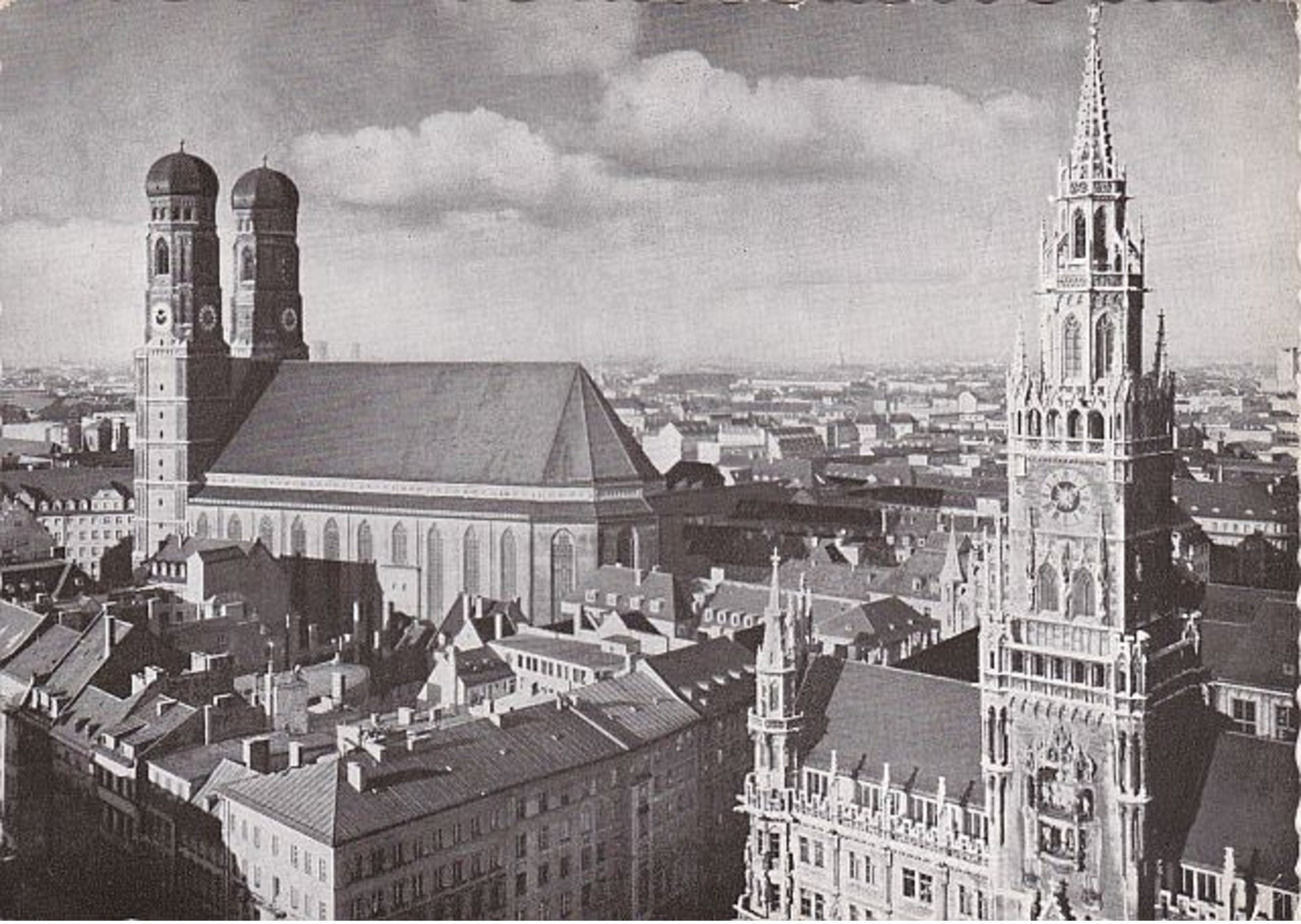 (750) München Frauenkirche Und Rathaus - Muenchen