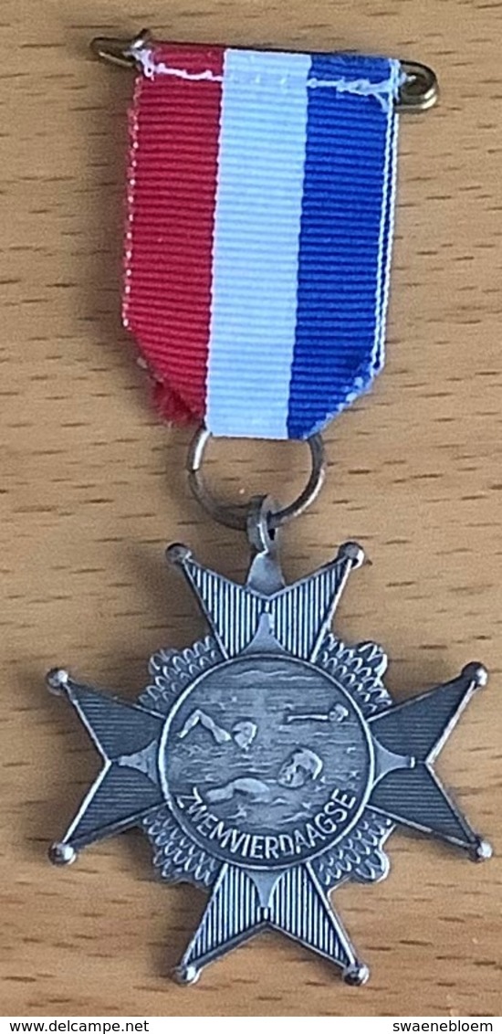 NL.- Medaille Van De ZWEMMERDAAGSE. - Andere & Zonder Classificatie