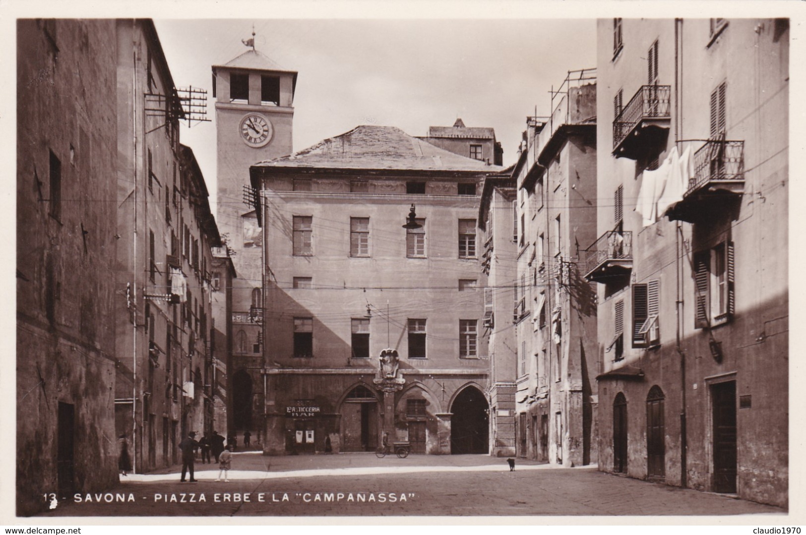 CARTOLINA - SAVONA - PIAZZA ERBE E LA CAMPANASSA - VIAGGIATA PER GENOVA - Savona