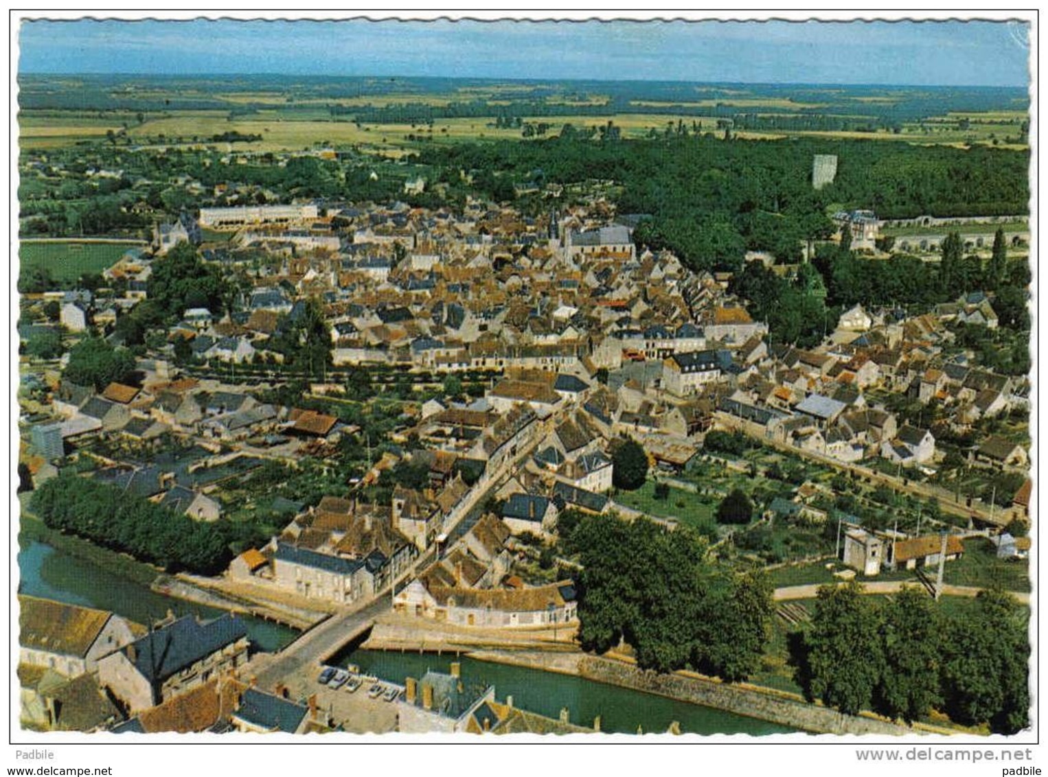 Carte Postale 45. Chatillon - Coligny Vue D'avion Trés Beau Plan - Chatillon Coligny