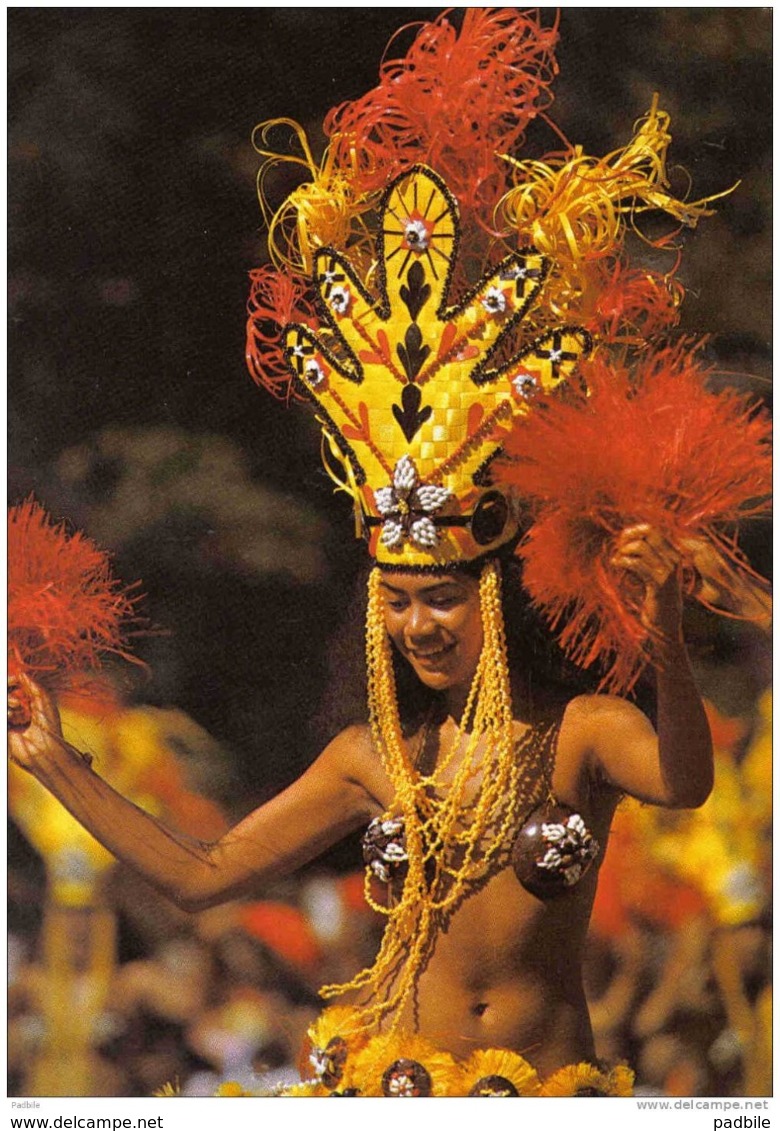 Carte Postale Polynésie Française Tahiti Jeune Tahitienne Danseuse étoile  Du Groupe Fetia Trés Beau Plan - Tahiti