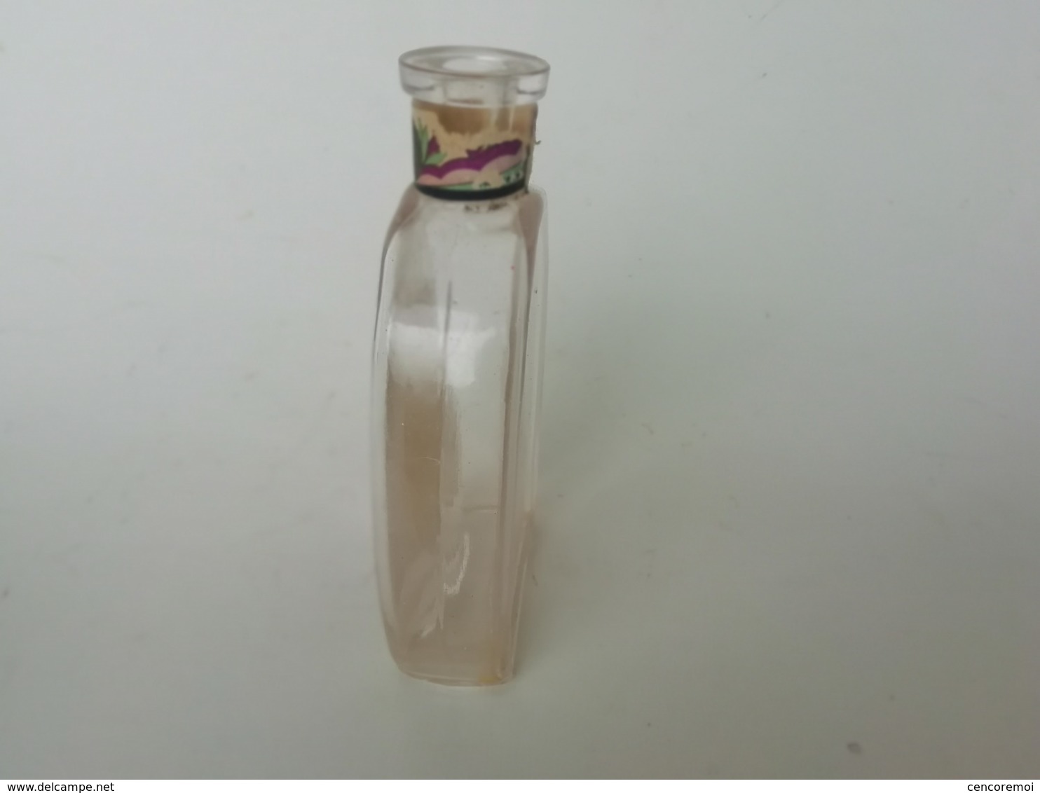 Flacon à Parfum Ancien En Verre Soufflé Eau De Lavande Au Planteur De Caïffa, Paris - Flacons (vides)