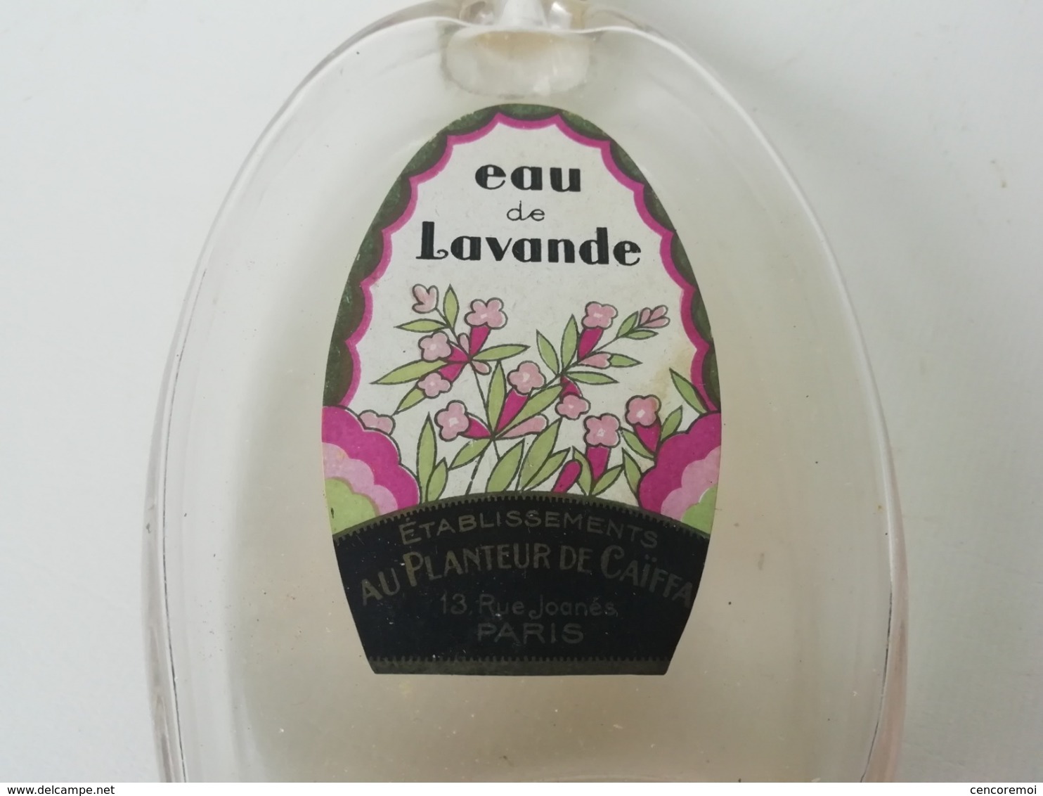 flacon à parfum ancien en verre soufflé eau de lavande au planteur de Caïffa, Paris