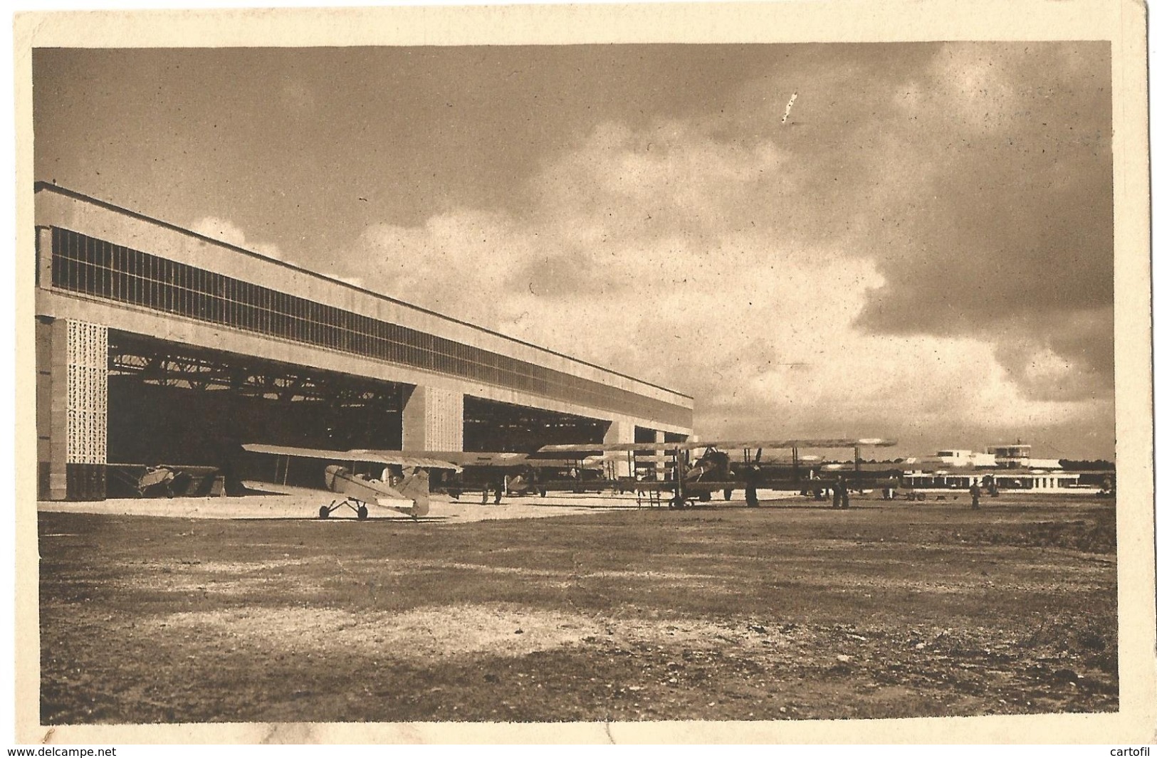 Port Aérien De BORDEAUX-MERIGNAC - Avions De Tourisme Devant Le Hangar N°2 - Aerodrome