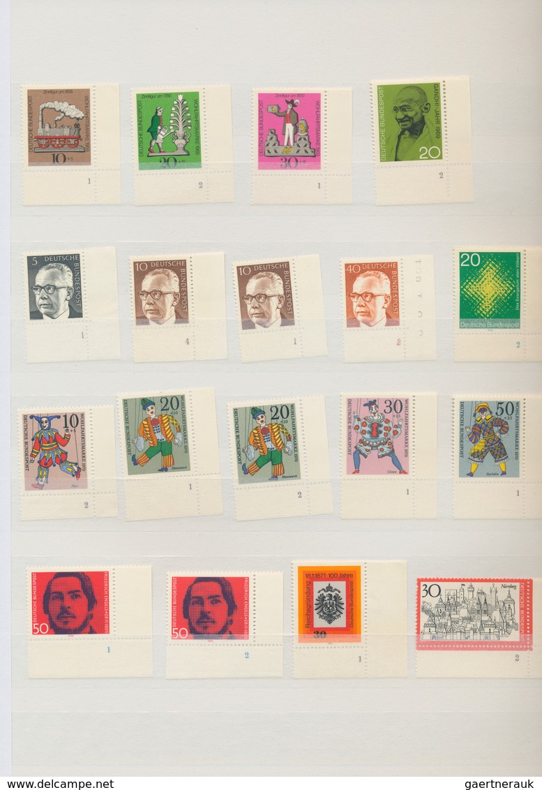 Bundesrepublik Deutschland: 1958/1990, Postfrische Partie Von Ca. 316 Bogenecken Rechts Unten Mit FO - Collections