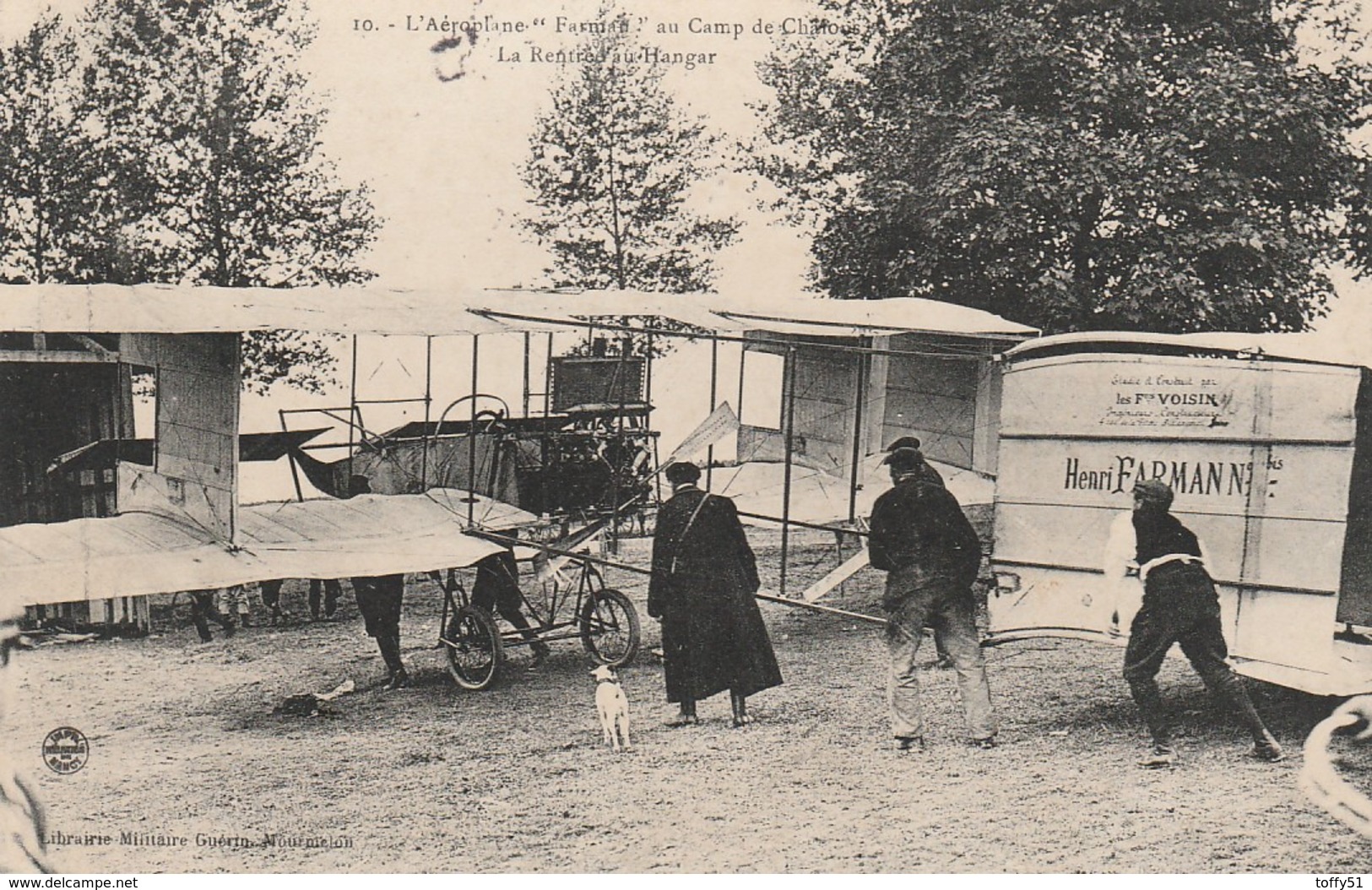 CPA:AVION AÉROPLANE "HENRI FARMAN" ENTRE AU HANGAR..ÉCRITE - Autres & Non Classés