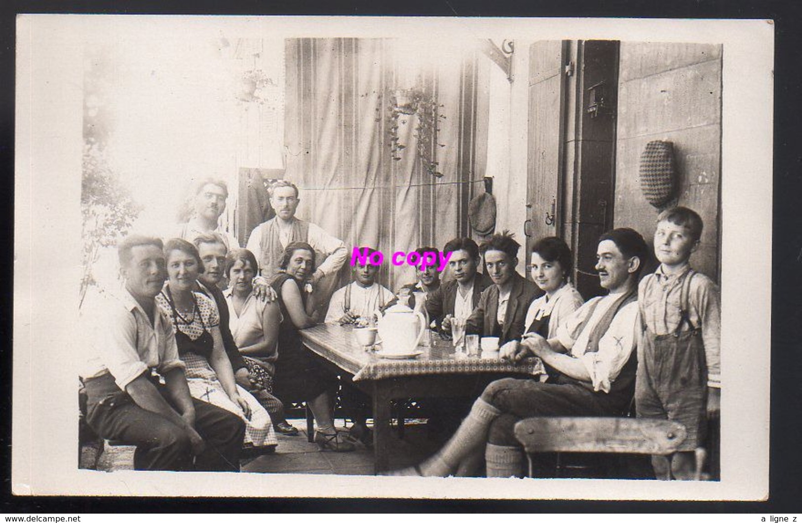 REF 375 : CPA Carte Photo Famille Sur La Terrasse D'un Restaurant à Carouge Suisse Famille Delgrosso - Carouge