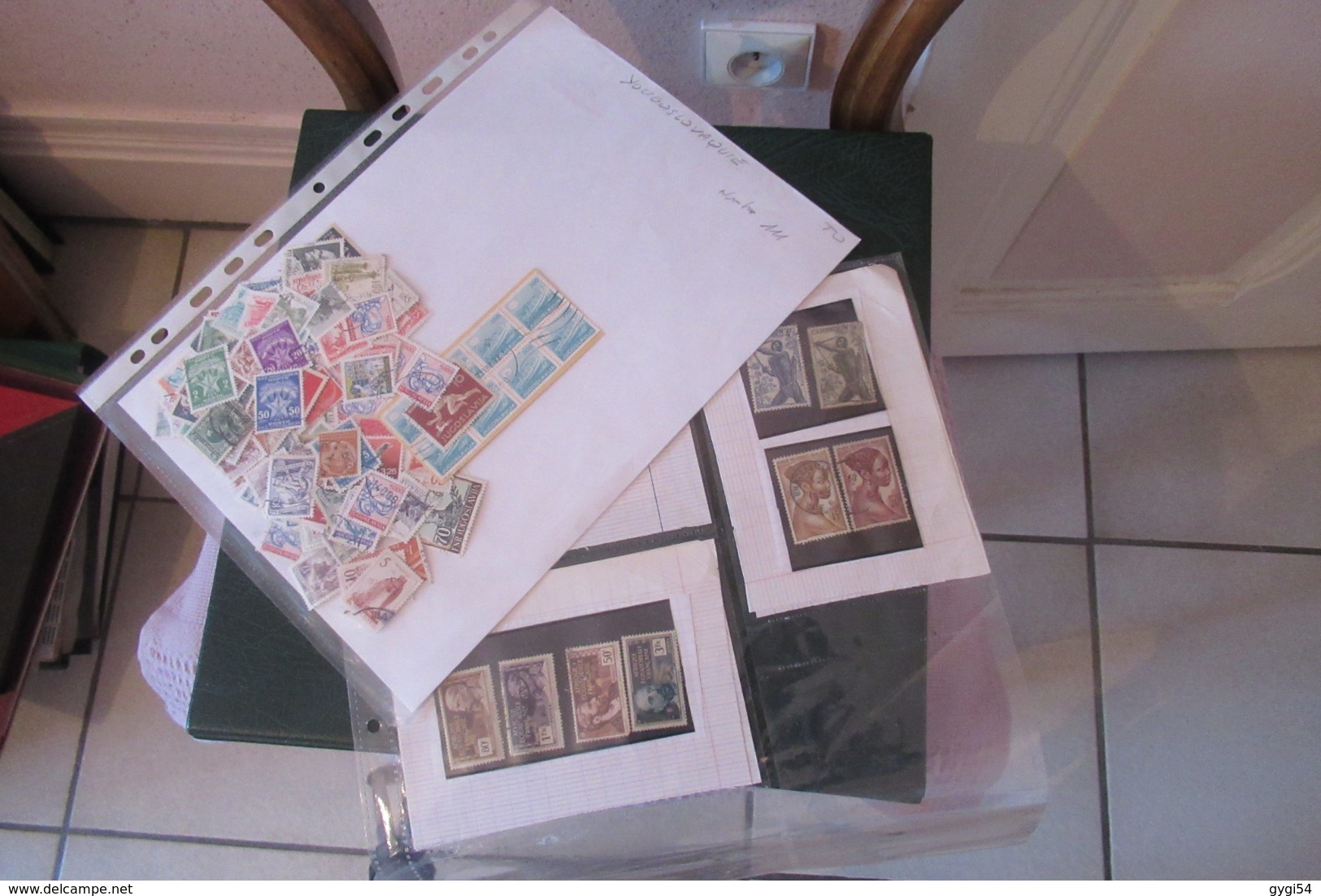 VRAC DE  Timbres Et Cartes Postales Anciennes    58 Scans - Vrac (min 1000 Timbres)