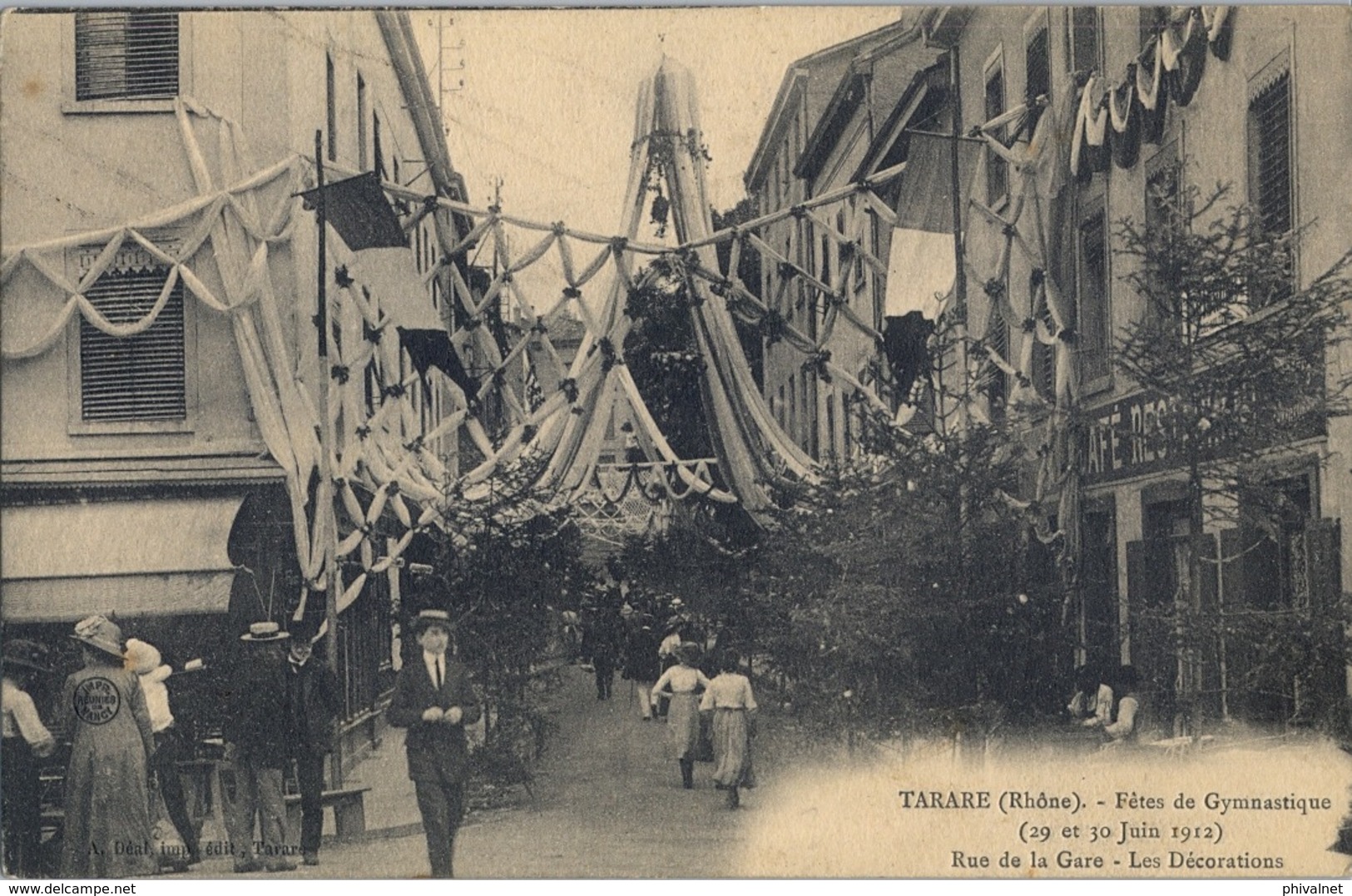 1912 FRANCIA - TARARE , T.P. SIN CIRCULAR ,  FÉTES DE GYMNASTIQUE , GIMNASIA , LES DÉCORATIONS . RUE DE LA GARE - Gimnasia