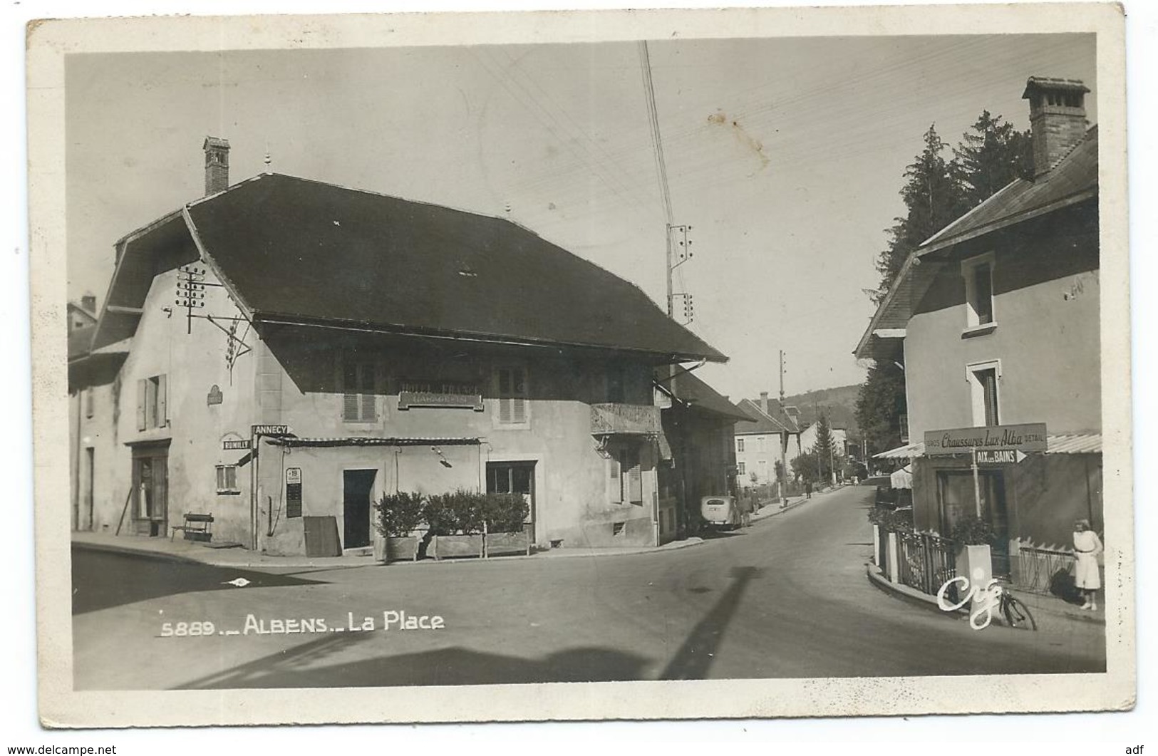 JOLIE CPSM ALBENS, HOTEL DE FRANCE, MAGASIN DE CHAUSSURES, LA PLACE, Format 9 Cm Sur 14 Cm Environ, SAVOIE 73 - Albens