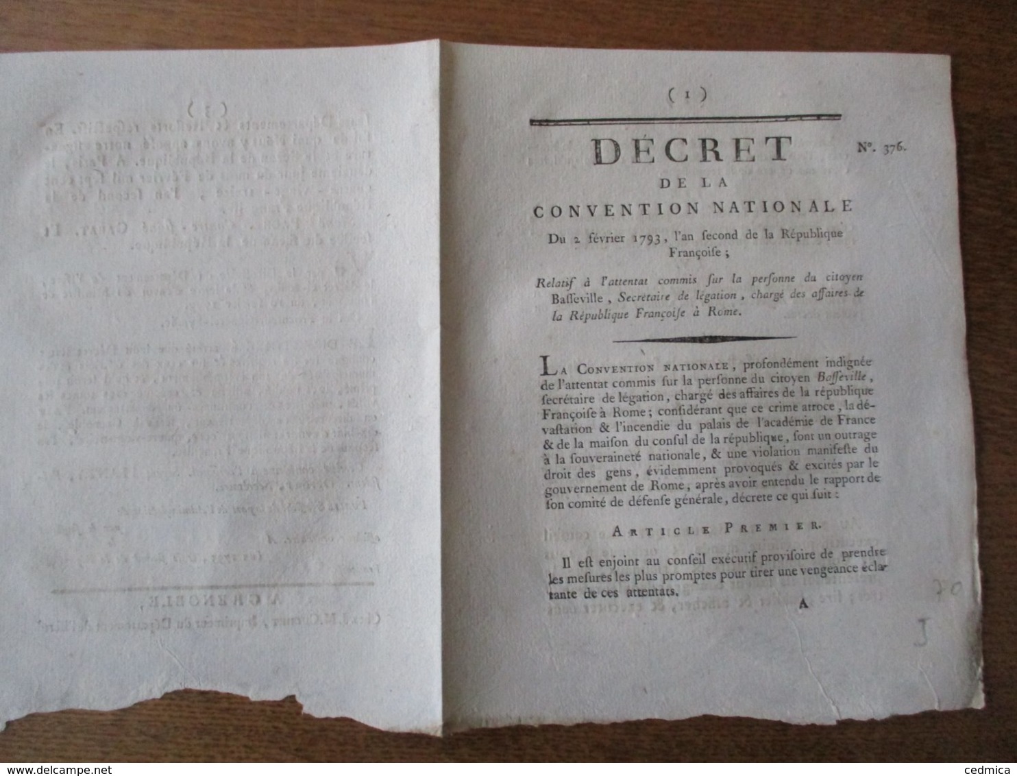 DECRET DE LA CONVENTION NATIONALE DU 2 FEVRIER 1793 RELATIF A L'ATTENTAT COMMIS SUR LA PERSONNE DU CITOYEN BASSEVILLE - Décrets & Lois