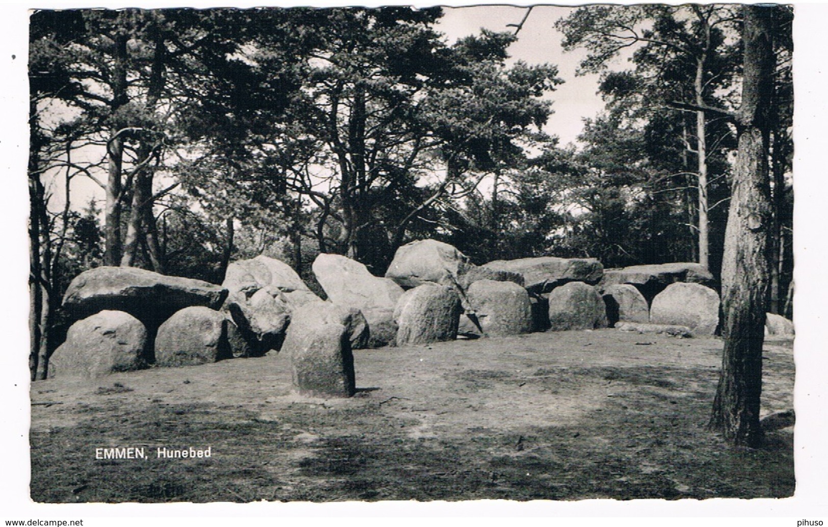 HUN-35   DOLMEN At EMMEN ( Hunebed ) - Dolmen & Menhirs